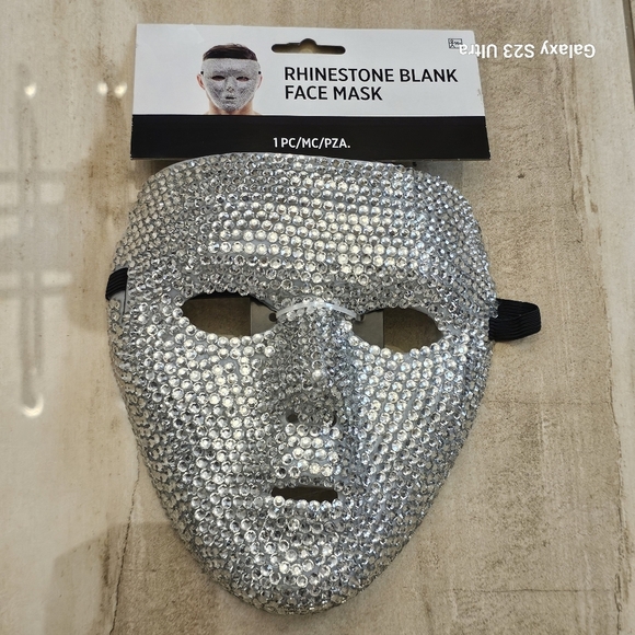 NWT Sparkling Silver Rhinestone Mask - Picture 6 of 6